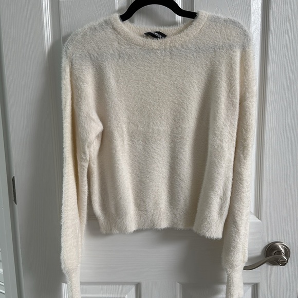 Express Sweaters - Express Cream Sweater Relaxed Fit Soft Knit